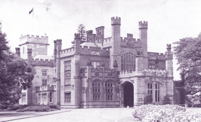 Sydney, Government House, Sydney's new Government House was in use from 1843 and its run-down predecessor near Circular Quay was demolished